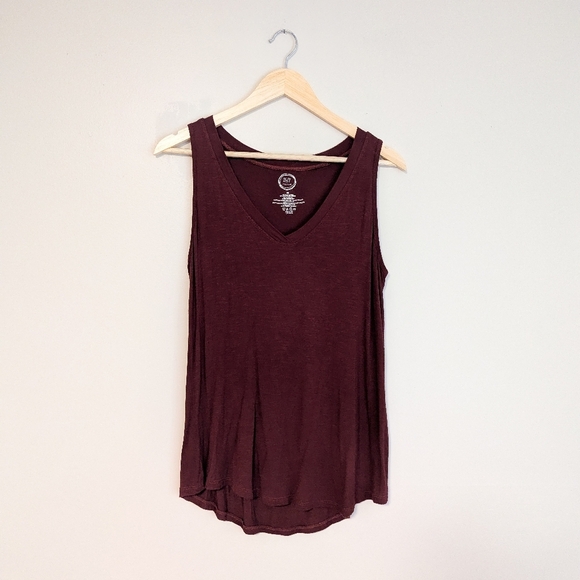 Maurice's 24/7 Maroon V-neck Tank - Picture 1 of 3
